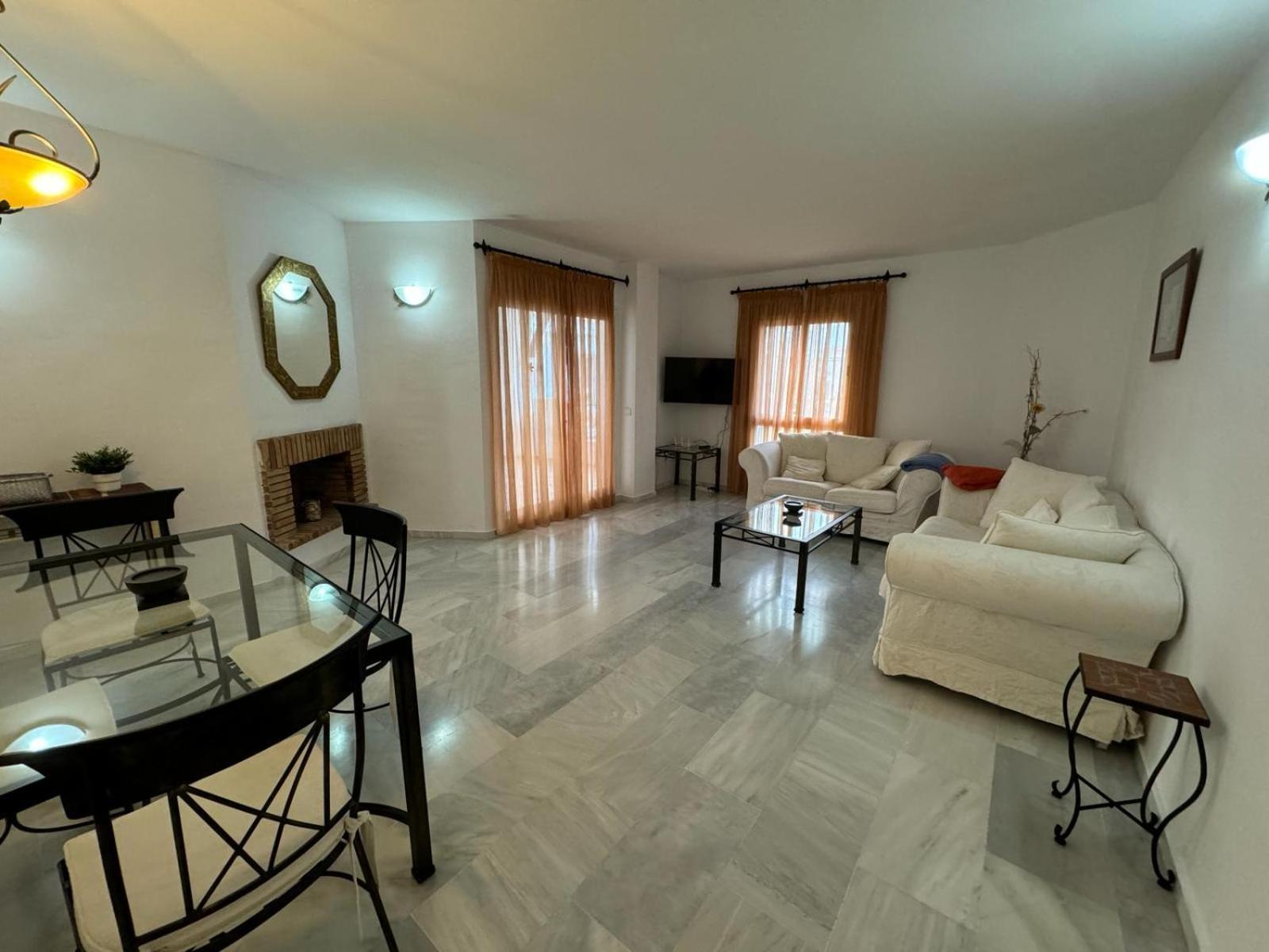 Apartamentos Naranjos Del Sol Marbella Luaran gambar