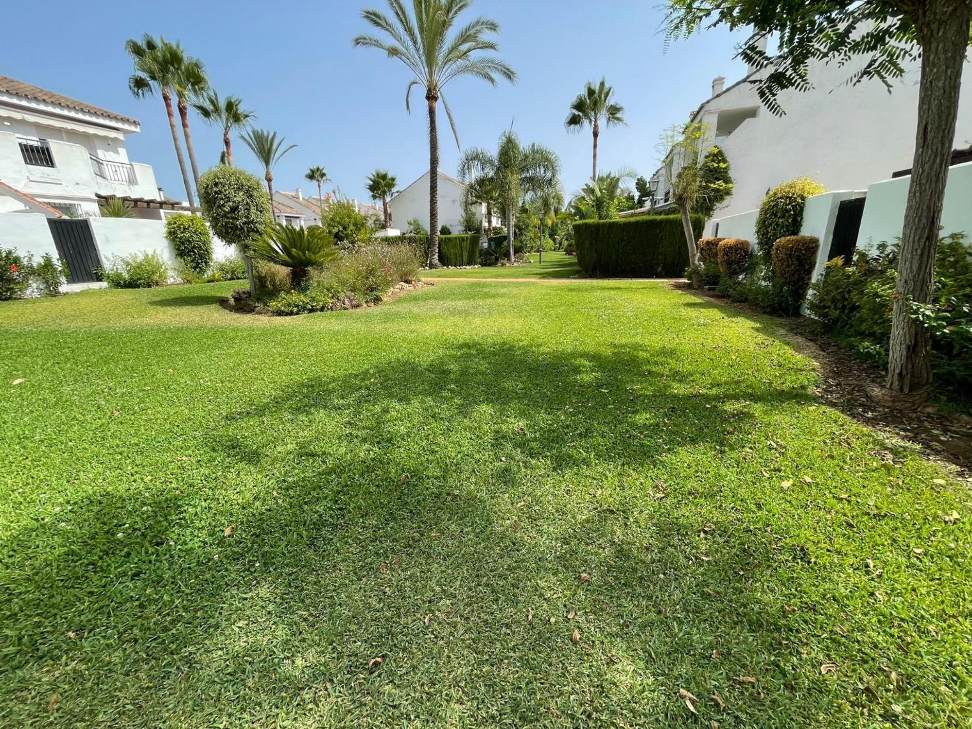 Apartamentos Naranjos Del Sol Marbella Luaran gambar