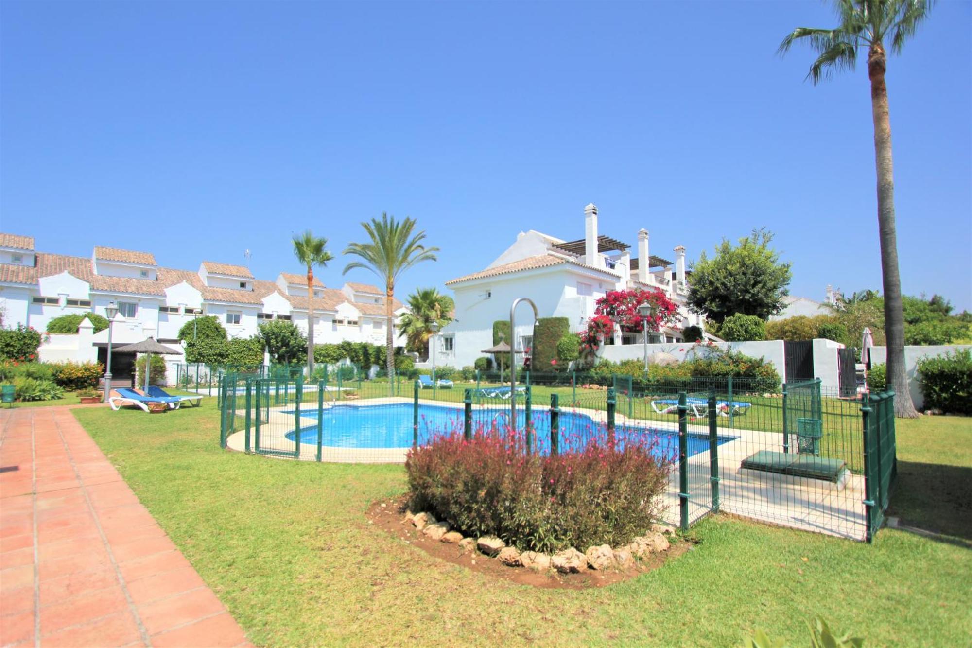 Apartamentos Naranjos Del Sol Marbella Luaran gambar