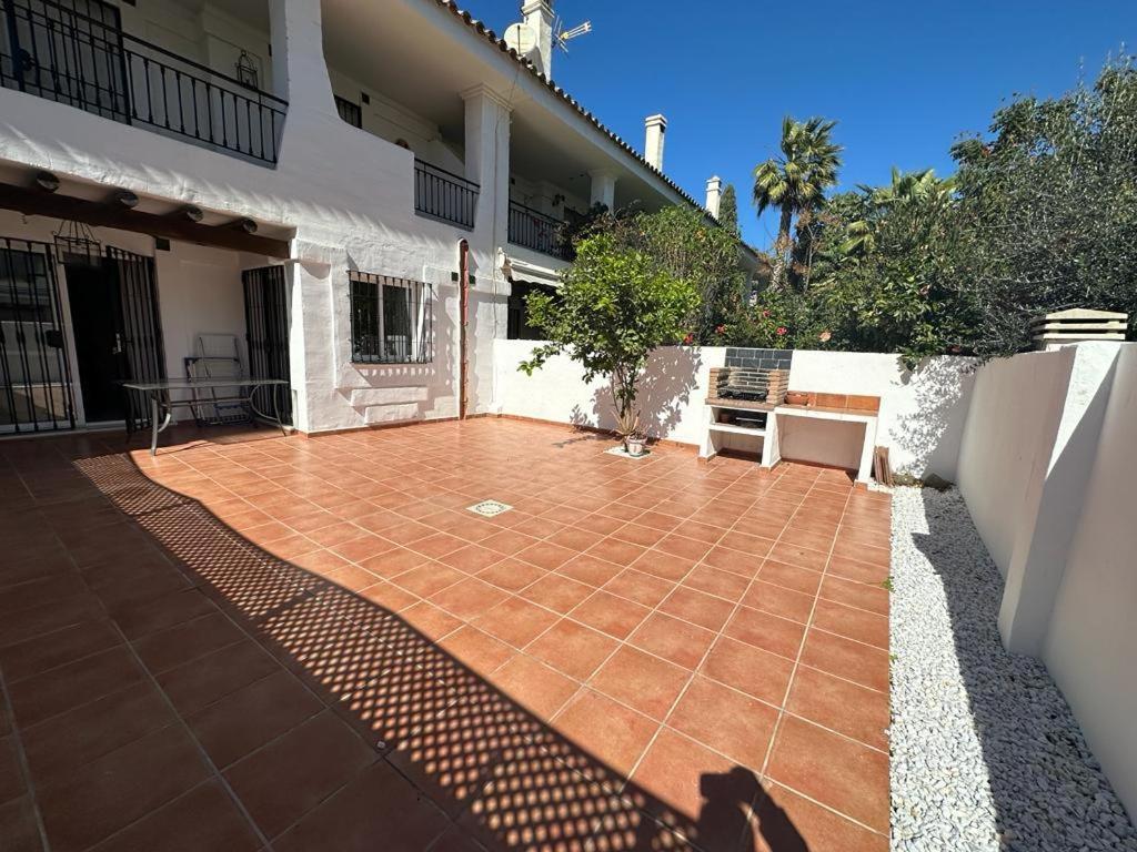 Apartamentos Naranjos Del Sol Marbella Luaran gambar