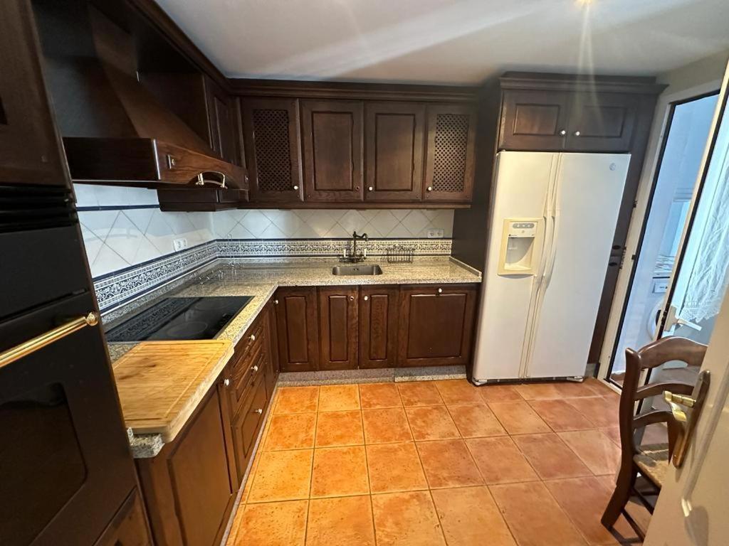 Apartamentos Naranjos Del Sol Marbella Luaran gambar
