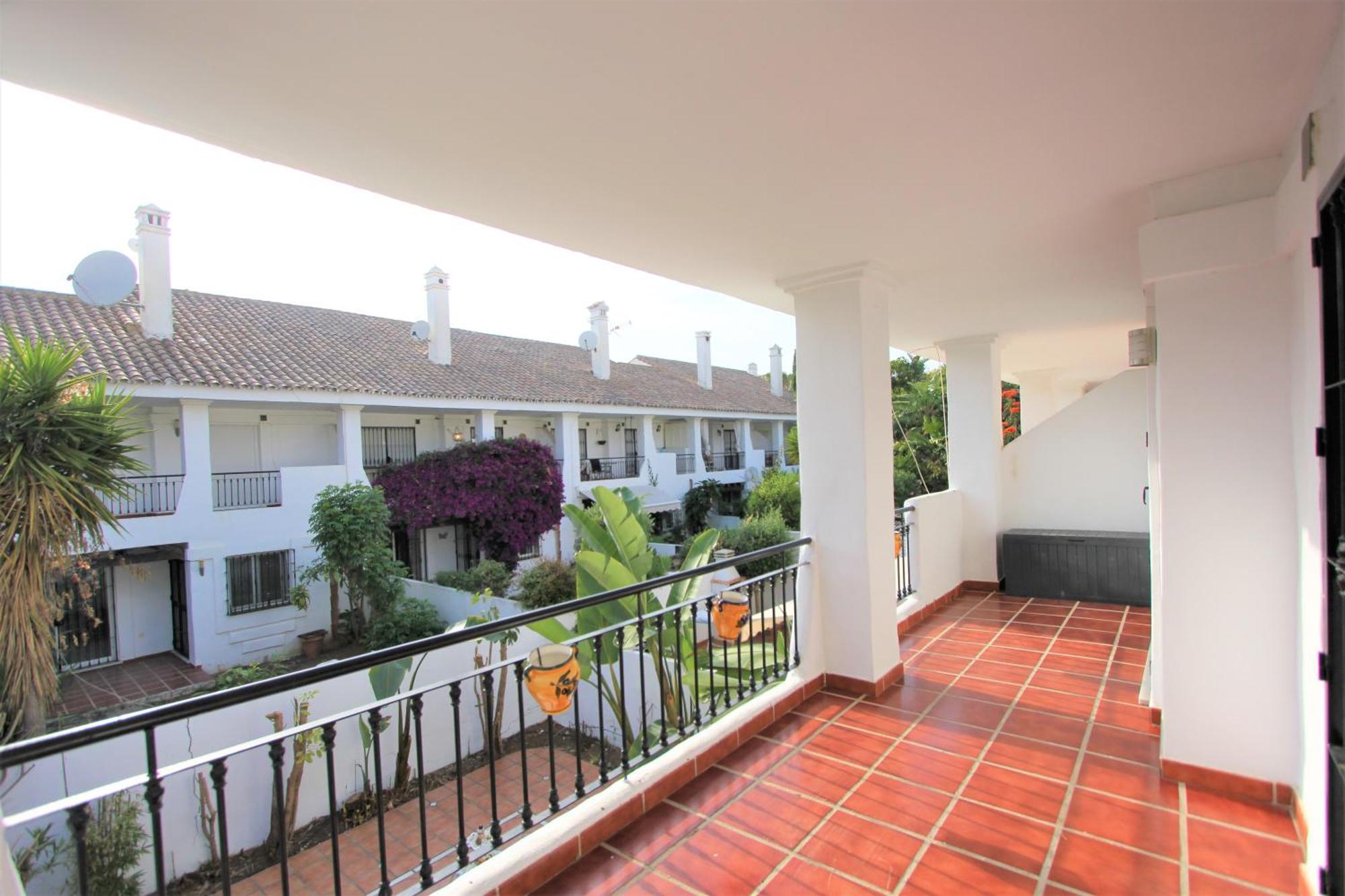 Apartamentos Naranjos Del Sol Marbella Luaran gambar