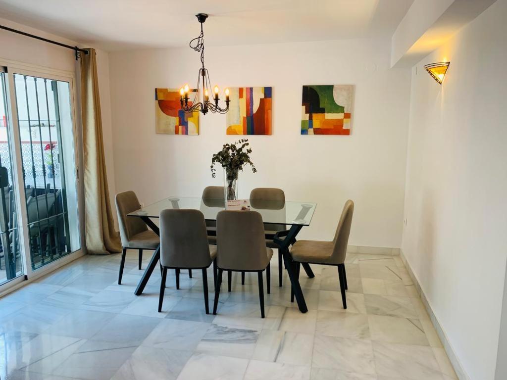 Apartamentos Naranjos Del Sol Marbella Luaran gambar
