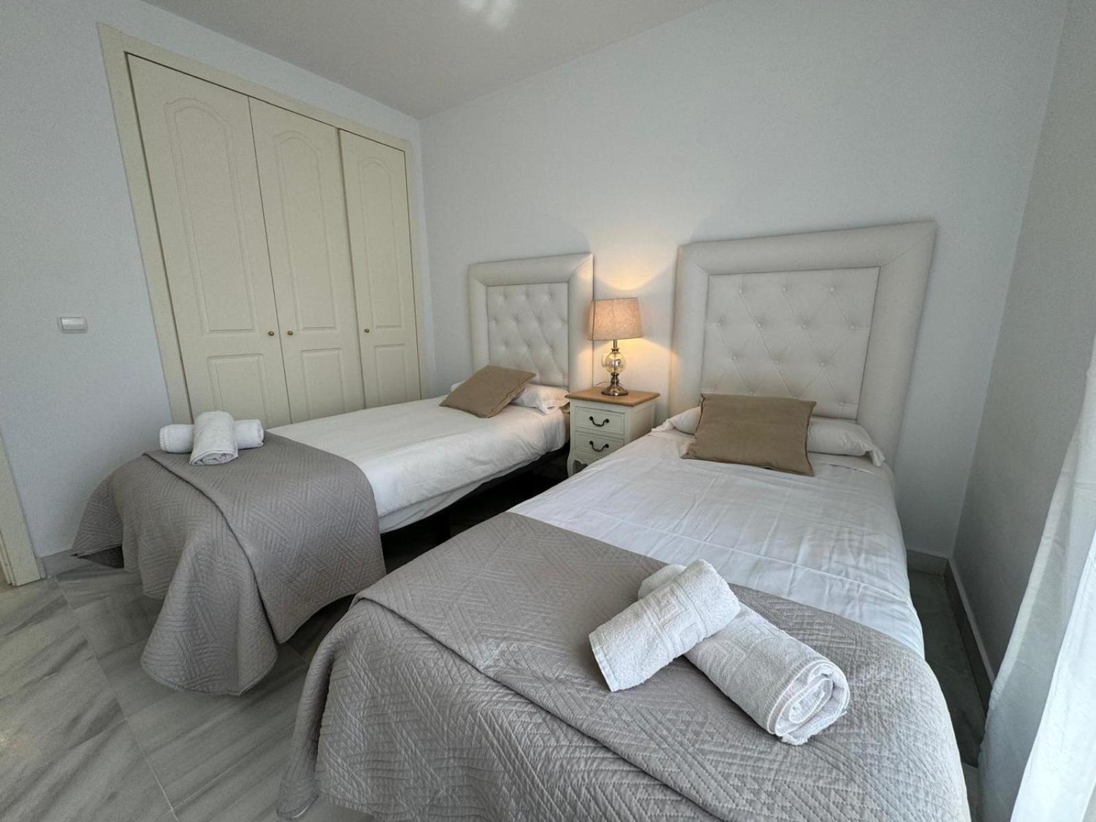Apartamentos Naranjos Del Sol Marbella Luaran gambar
