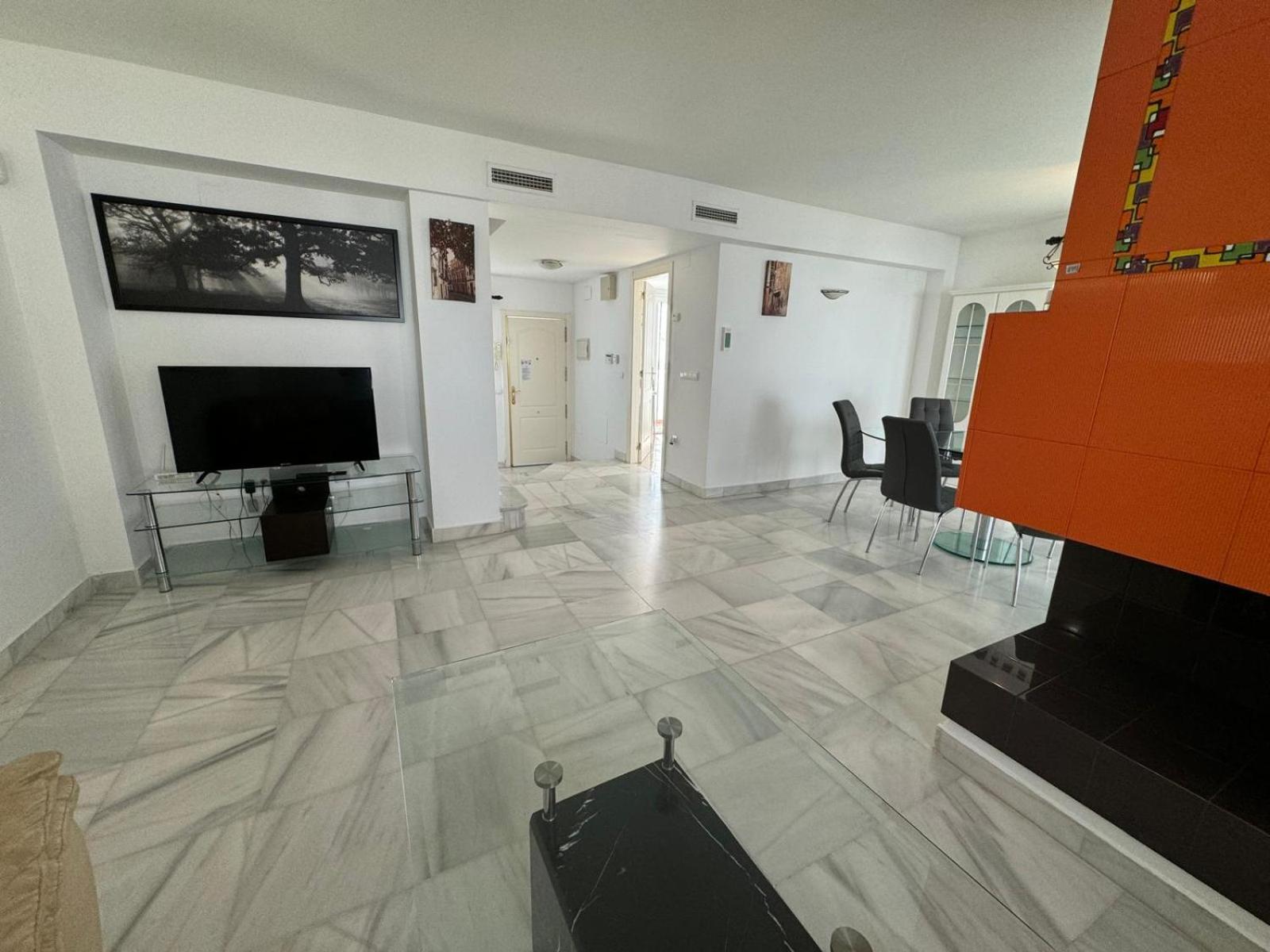 Apartamentos Naranjos Del Sol Marbella Luaran gambar