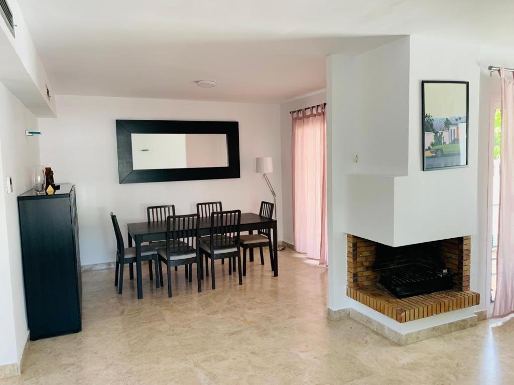 Apartamentos Naranjos Del Sol Marbella Luaran gambar