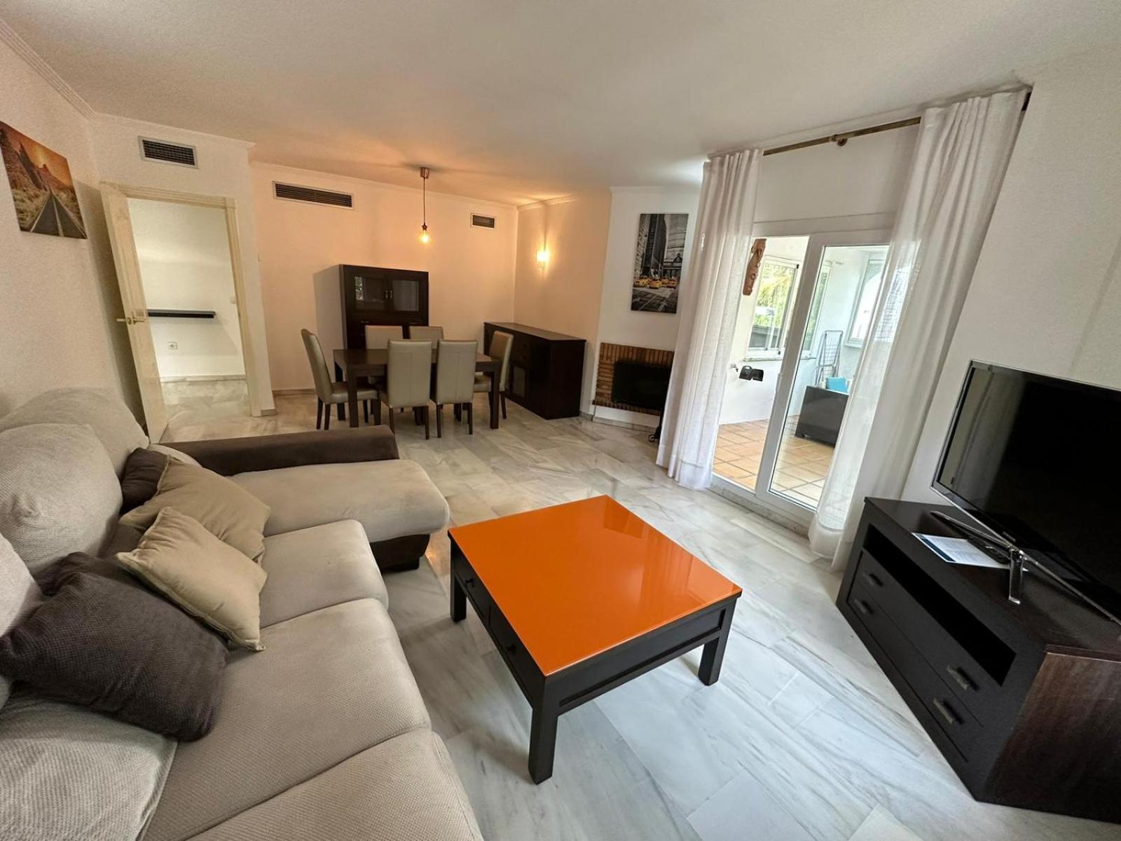 Apartamentos Naranjos Del Sol Marbella Luaran gambar