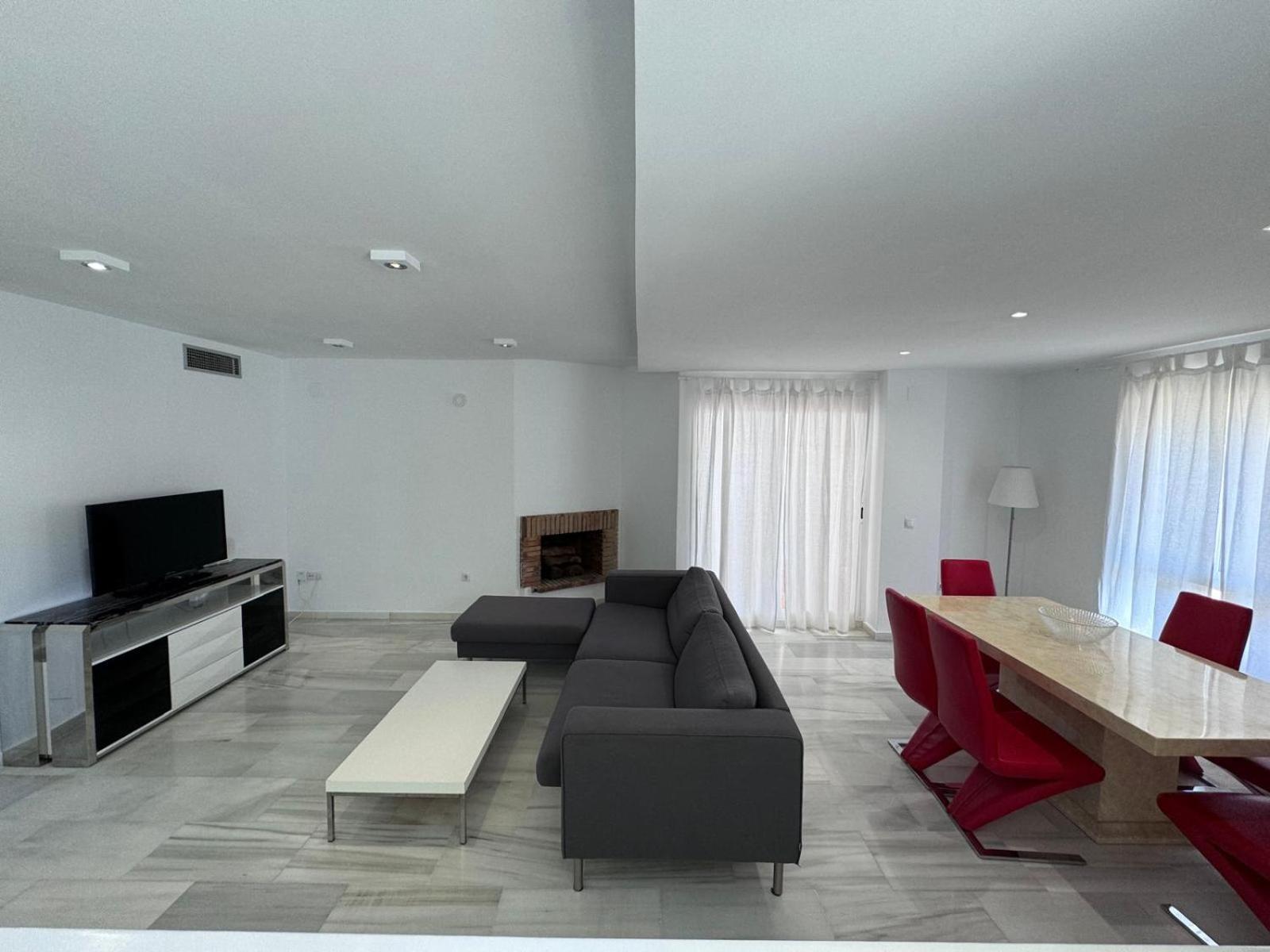 Apartamentos Naranjos Del Sol Marbella Luaran gambar