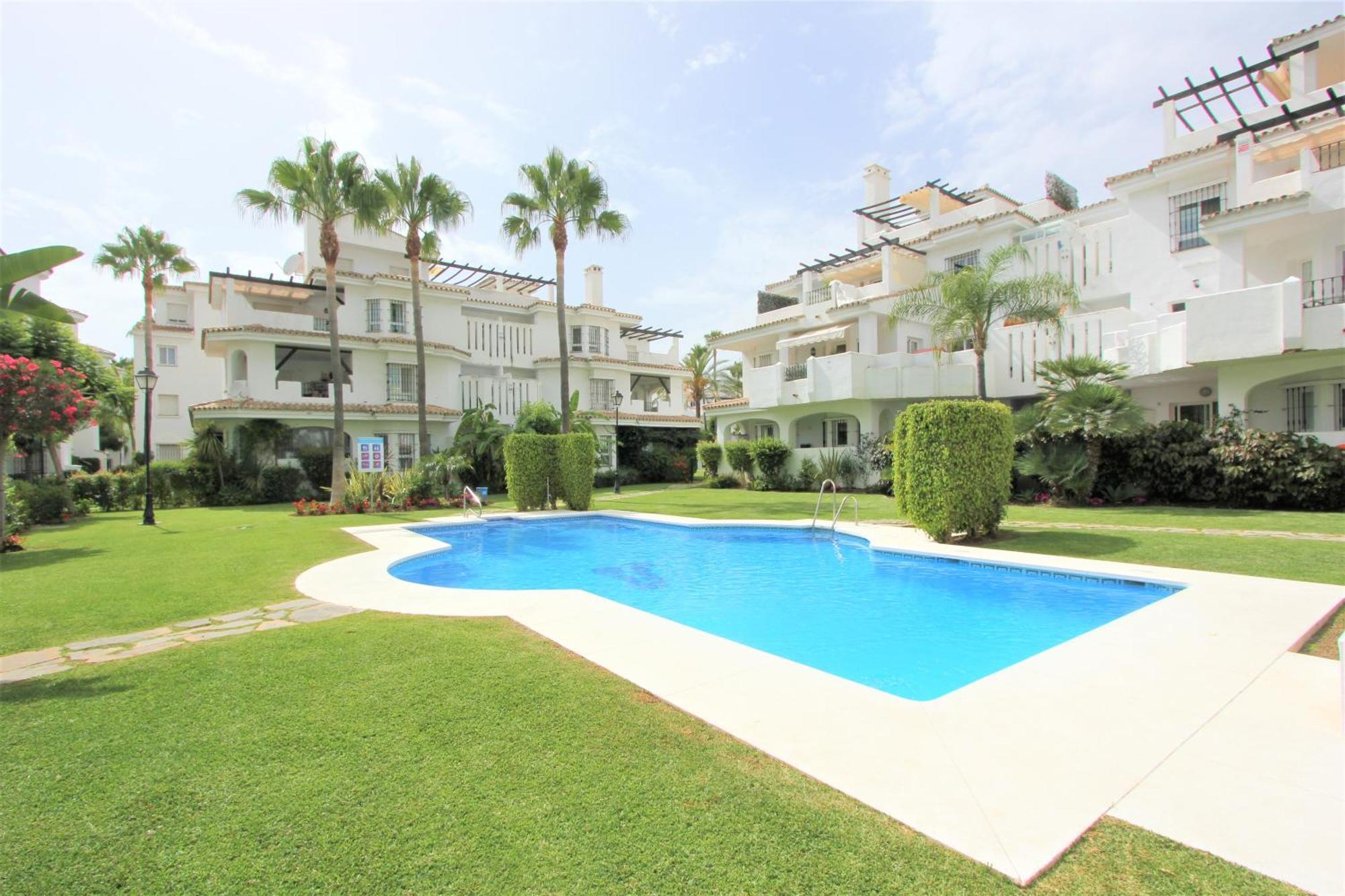 Apartamentos Naranjos Del Sol Marbella Luaran gambar