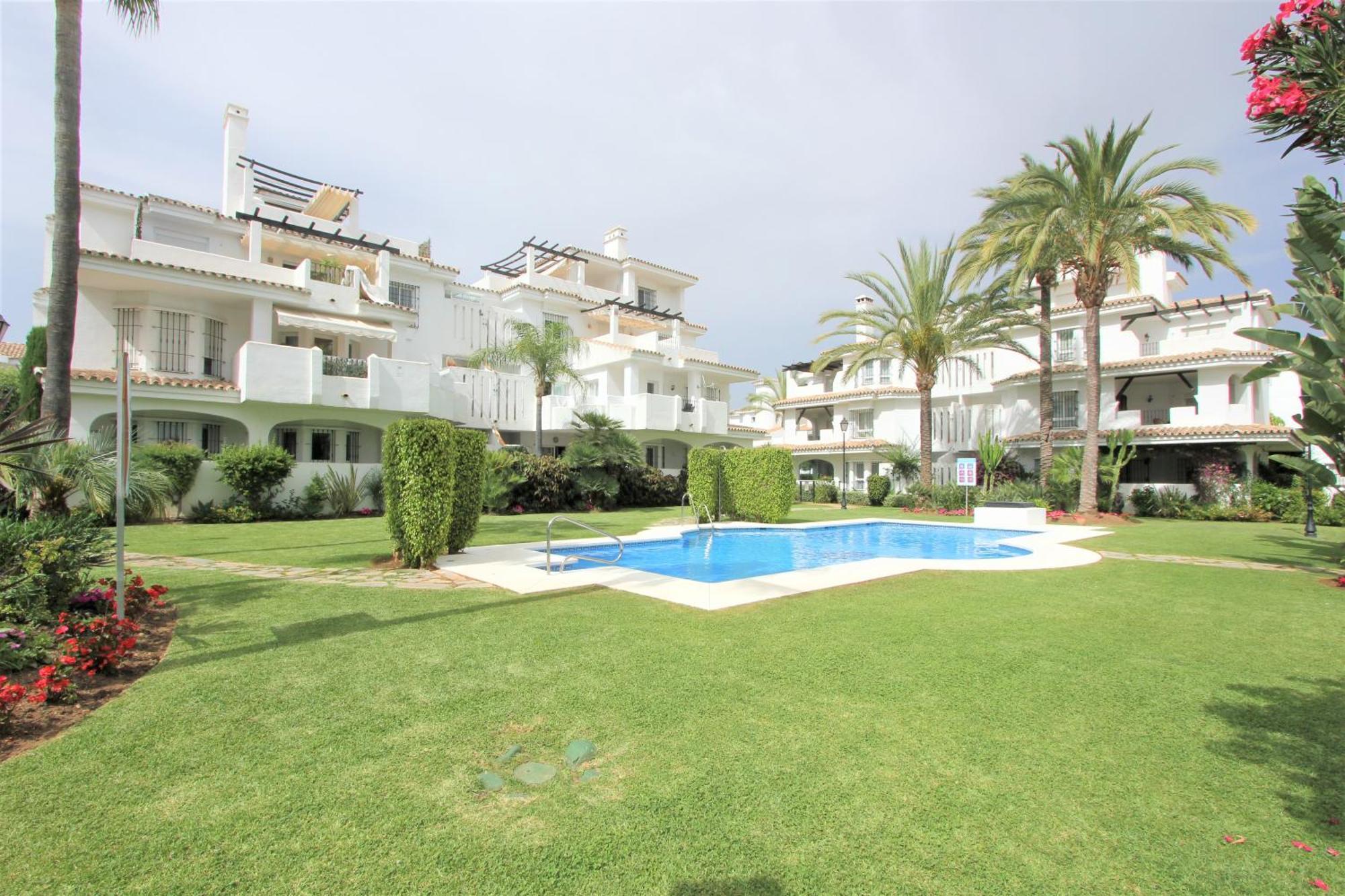 Apartamentos Naranjos Del Sol Marbella Luaran gambar